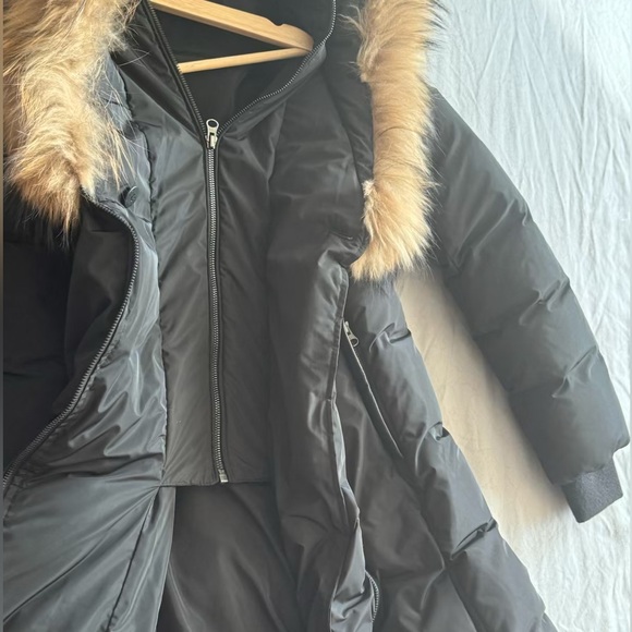 Authentic Mackage Women’s Winter Coat Medium with Leather and Fur Detailing - Picture 5 of 12